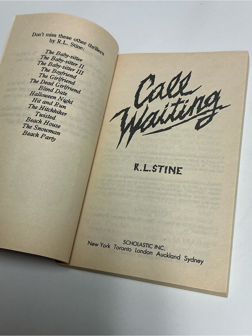 R.L. Stine 90's YA Paperback Books - The Snowman, Call Waiting, The Girlfriend - Picture 5 of 15